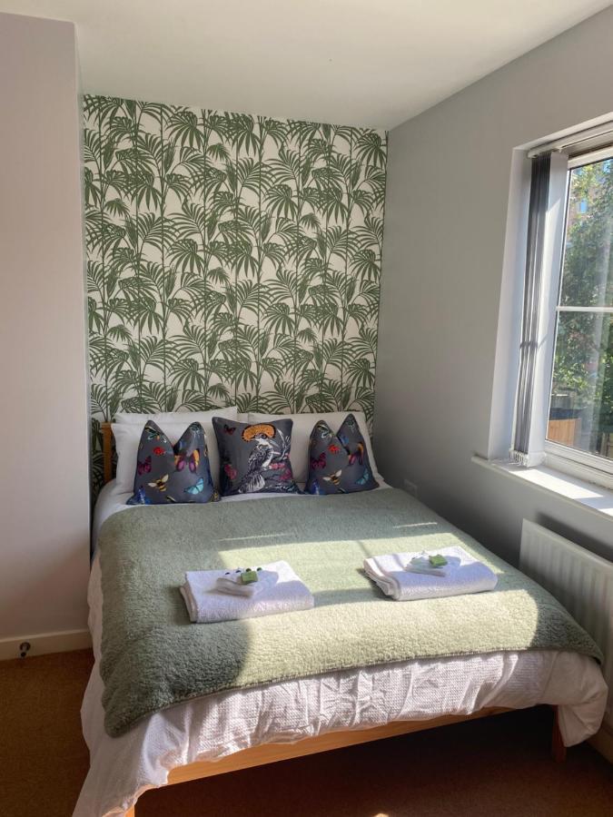 Вілла Coventry City Centre Townhouse With Private Parking Екстер'єр фото