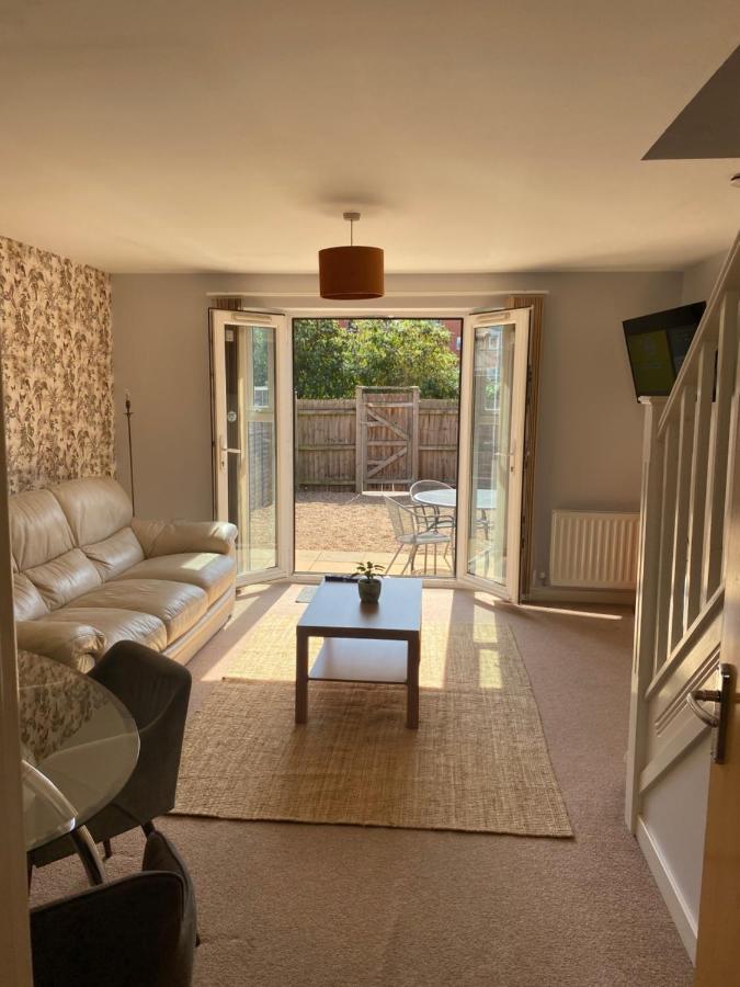 Вілла Coventry City Centre Townhouse With Private Parking Екстер'єр фото