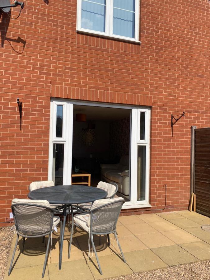 Вілла Coventry City Centre Townhouse With Private Parking Екстер'єр фото