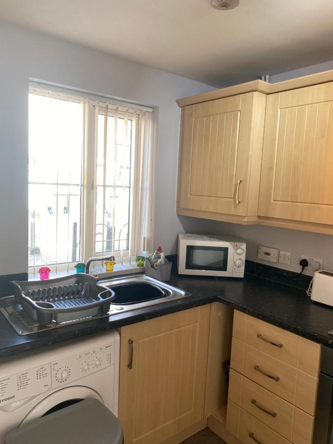 Вілла Coventry City Centre Townhouse With Private Parking Екстер'єр фото