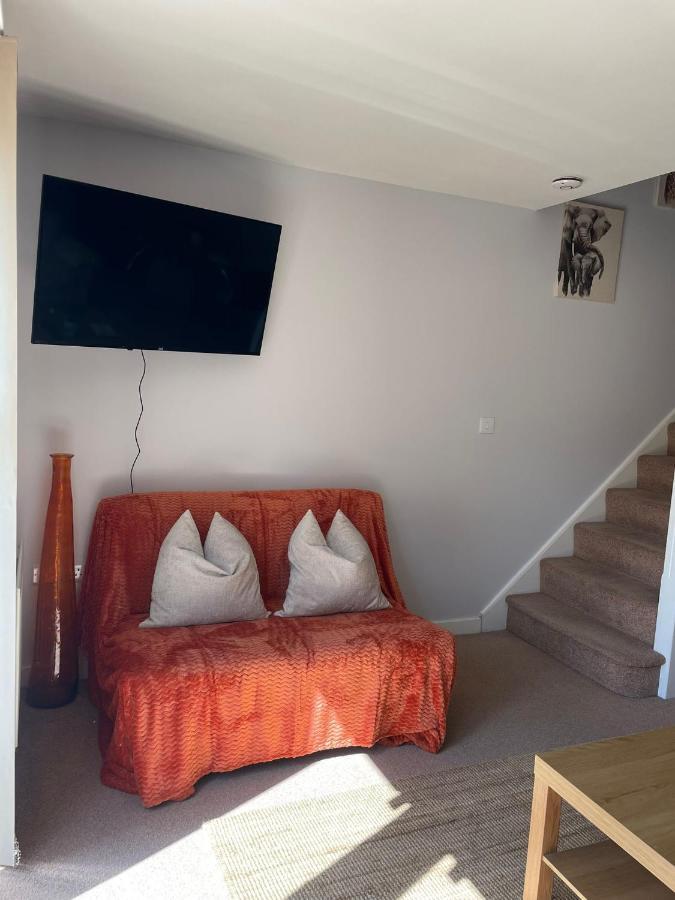 Вілла Coventry City Centre Townhouse With Private Parking Екстер'єр фото