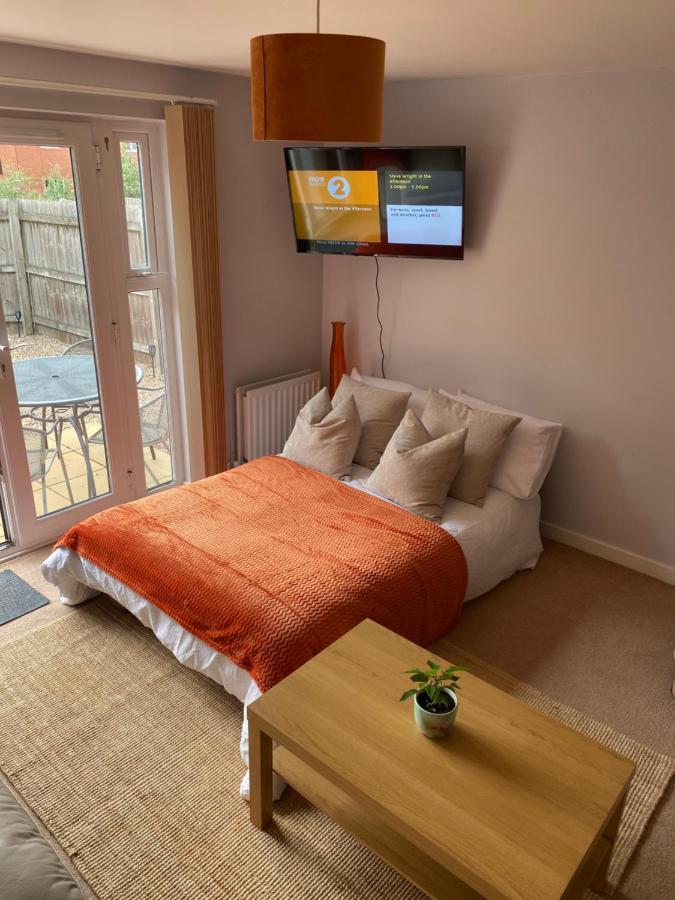 Вілла Coventry City Centre Townhouse With Private Parking Екстер'єр фото