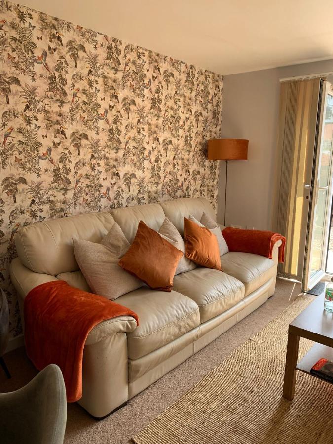 Вілла Coventry City Centre Townhouse With Private Parking Екстер'єр фото
